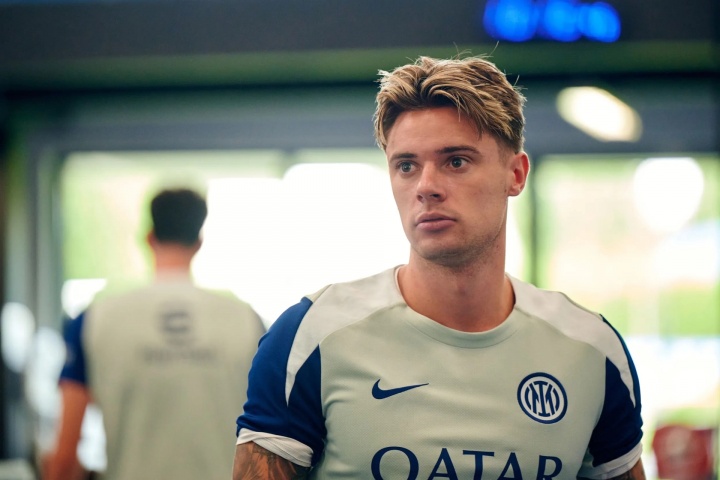 开云vip-国米中场扎莱夫斯基以1700万欧元身价正式加盟亚特兰大