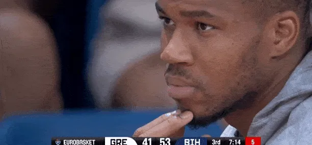 开云体育官网在线注册-希腊第三节目前落后12分，字母哥表情凝重、若有所思