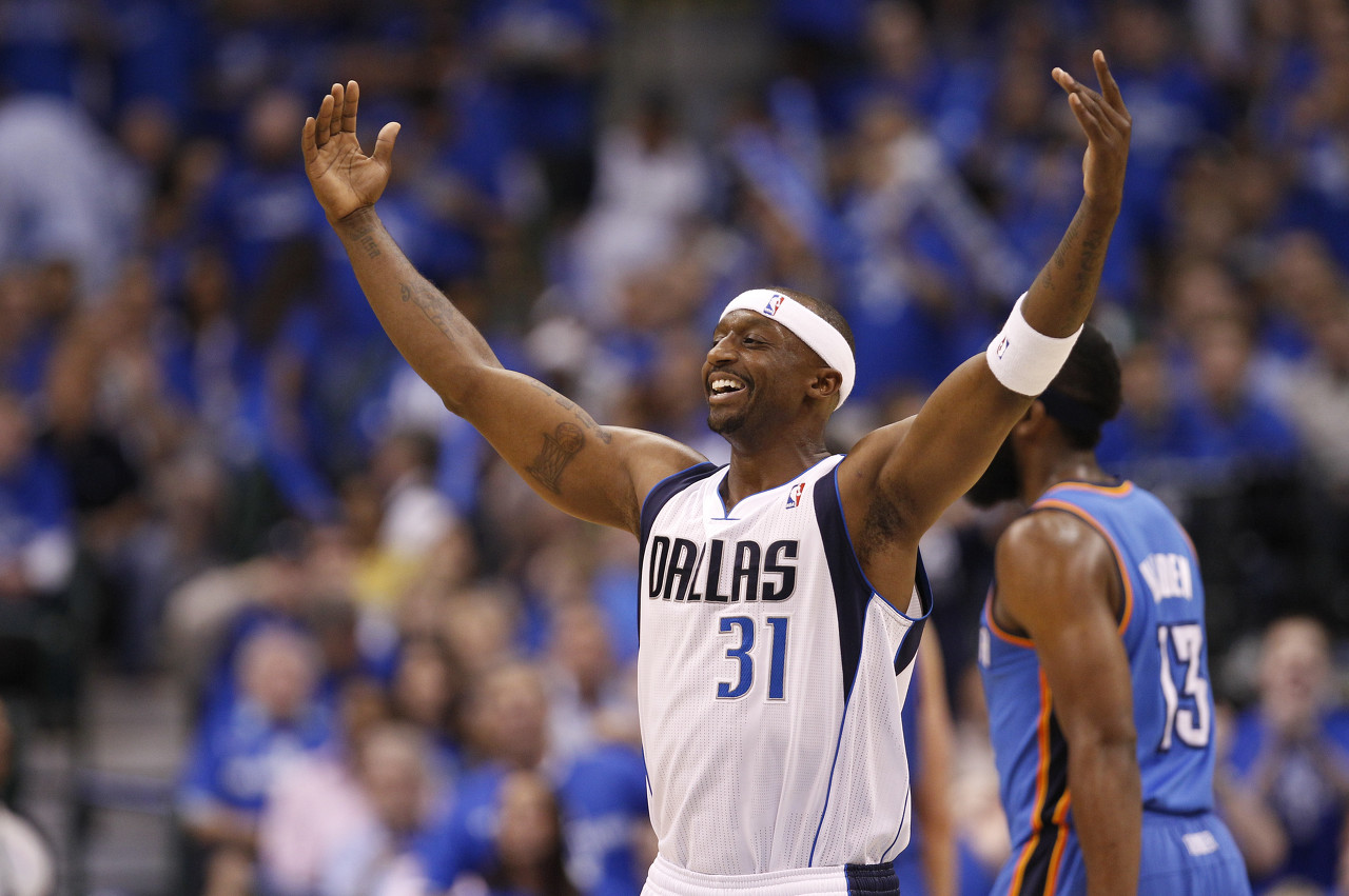 在线体育-韦德坦言：詹姆斯全能防守难敌特里无球跑动战术