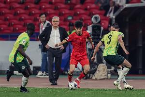 开云体育官方-足球报：国足五年内实力难迅速提升，年轻球员短期内爆发不现实